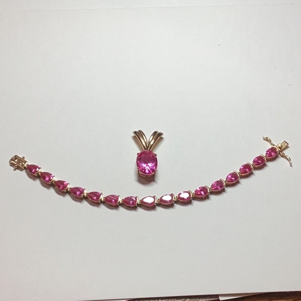 Elegant Pink Gemstone Jewelry Set